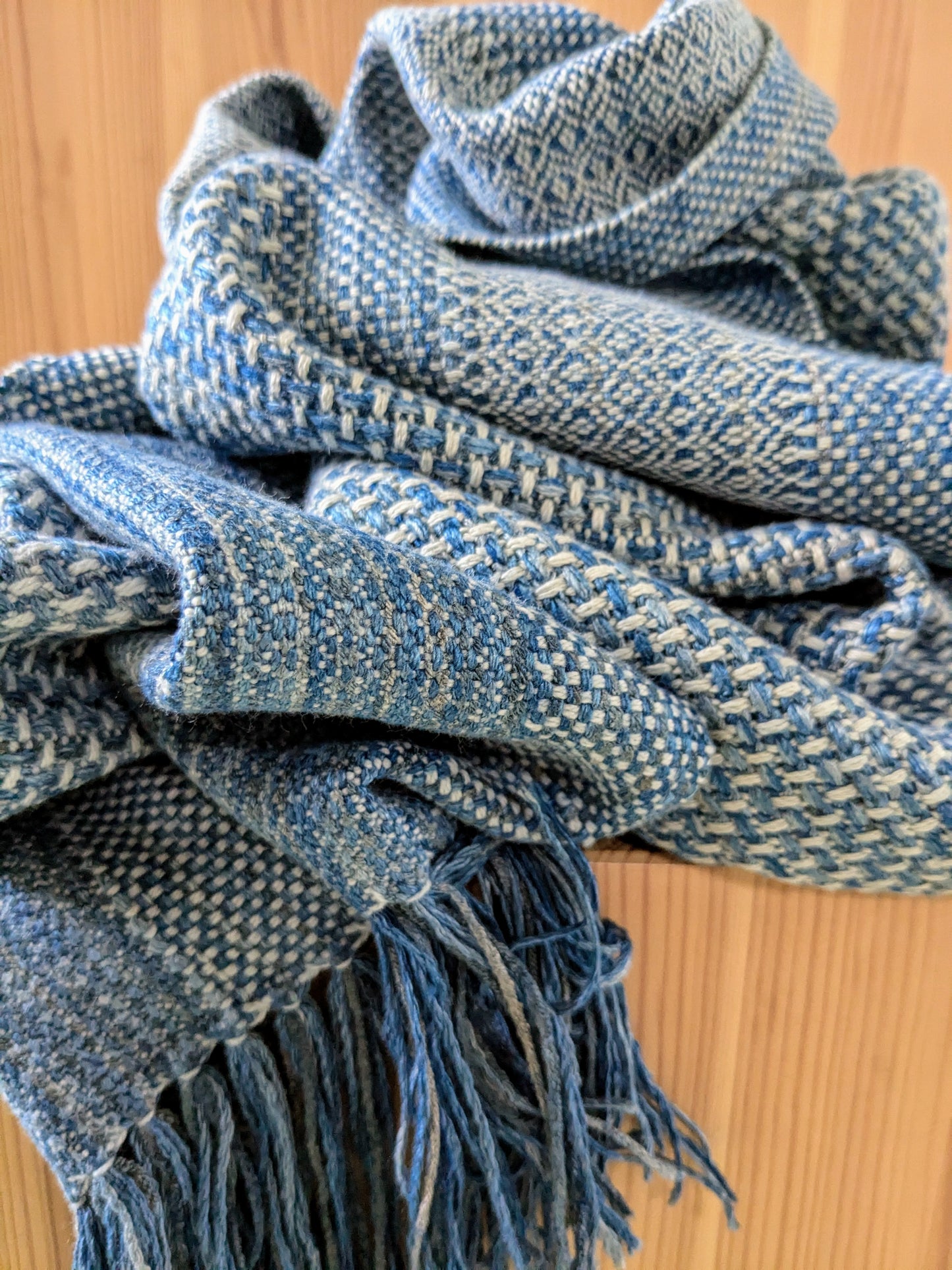 "azzurra indigo" handwoven shawl/ super shorty